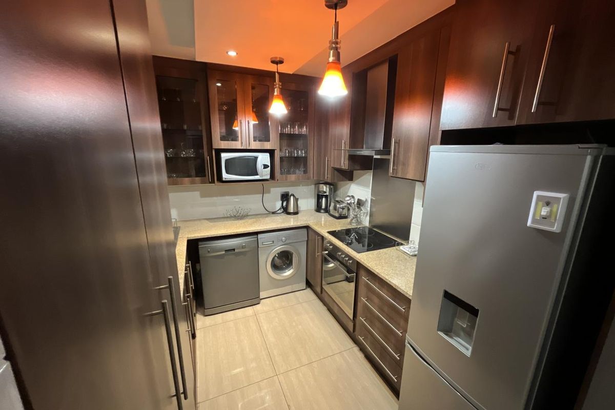 Modern 3 bedroom property for sale in Vaalpark, popular complex, with easy river access and close to - Photo 5