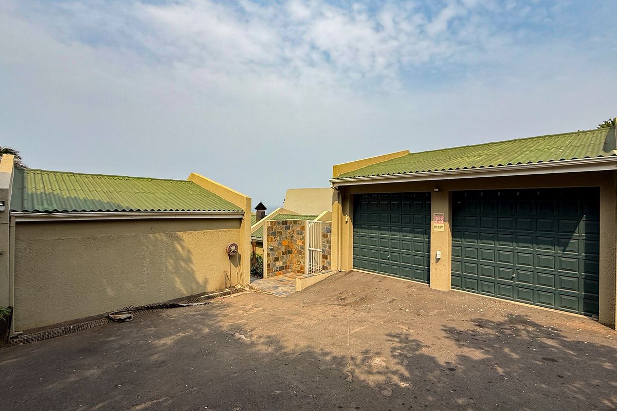 Exquisite Beachfront Living in Sheffield Beach – 3-Bedroom Home with Flatlet and Direct Beach Access - Photo 3