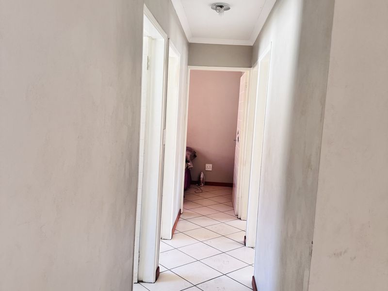 Sole Mandate! Spacious 3-Bedroom Home with Big Yard, Carport and Safe Location - Photo 8