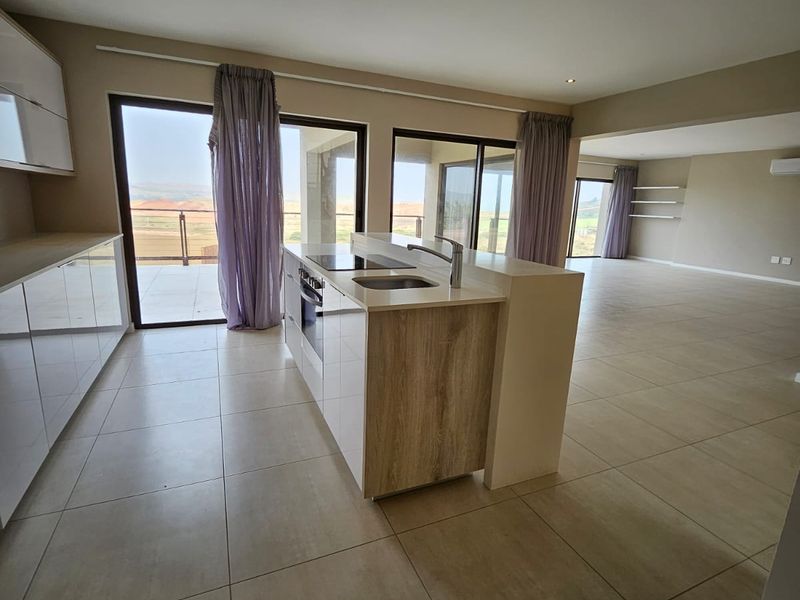 Stunning 4-Bedroom Townhouse in Zimbali Estate – R5,995,000 - Photo 10