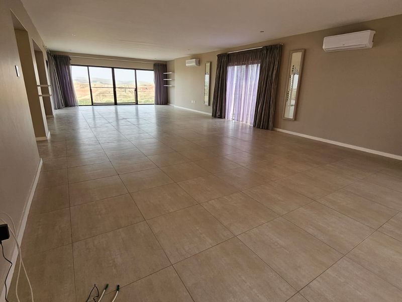 Stunning 4-Bedroom Townhouse in Zimbali Estate – R5,995,000 - Photo 9