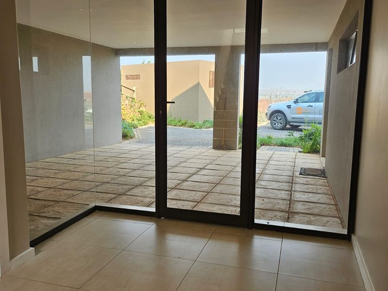 Stunning 4-Bedroom Townhouse in Zimbali Estate – R5,995,000 - Photo 8