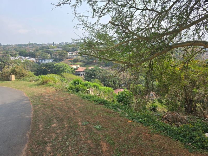Prime 1025m2 Vacant Stand in Central Ballito – Sea View Potential - Photo 3