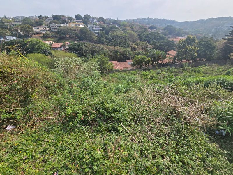 Prime 1025m2 Vacant Stand in Central Ballito – Sea View Potential - Photo 2