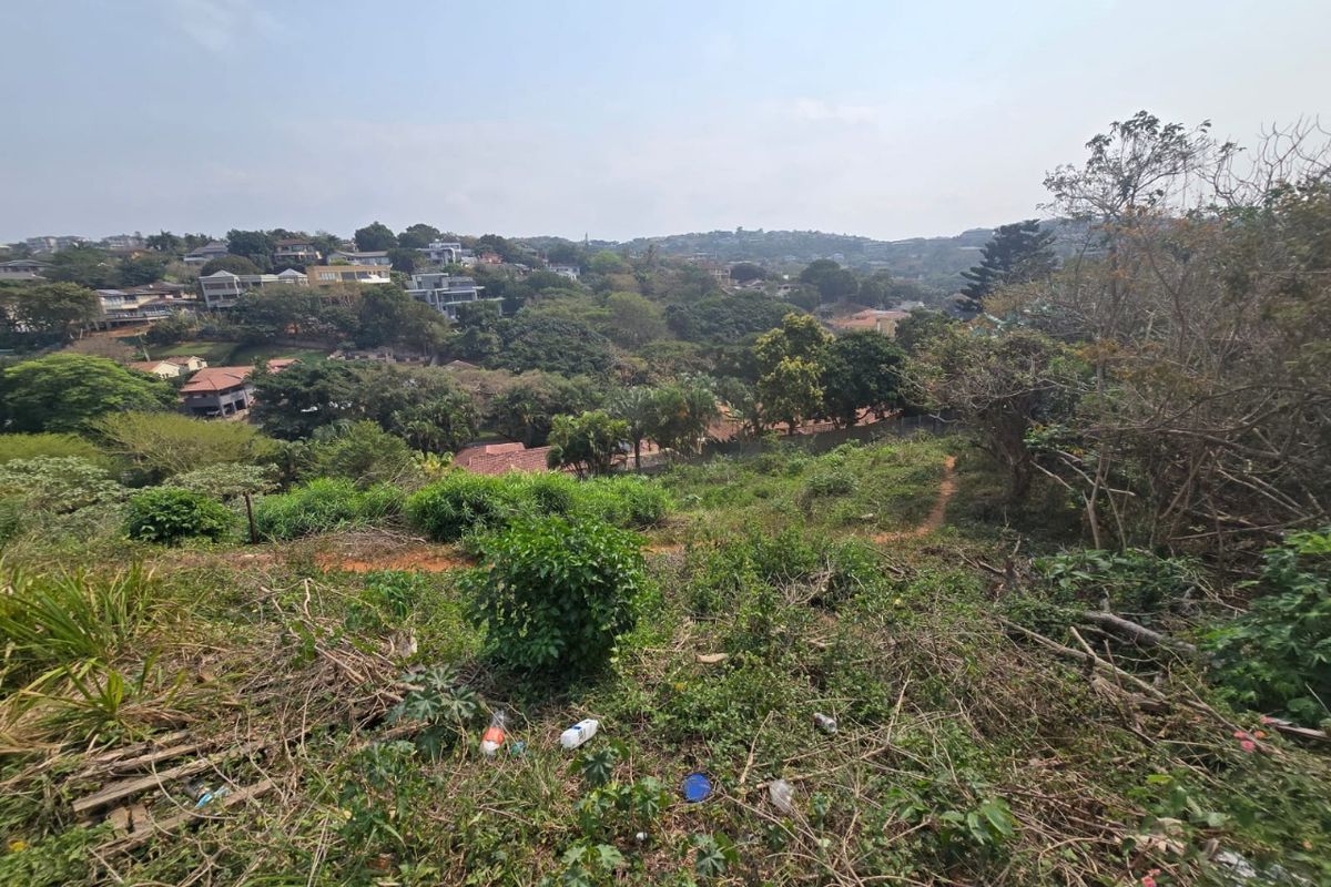 Prime 1025m2 Vacant Stand in Central Ballito – Sea View Potential - Photo 4