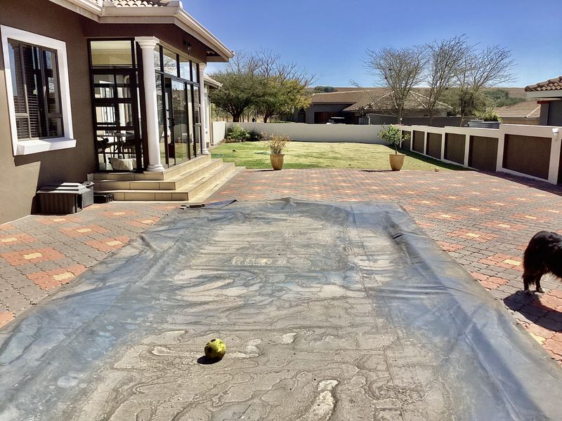 House in Bankenveld golfing security estate. - Photo 4