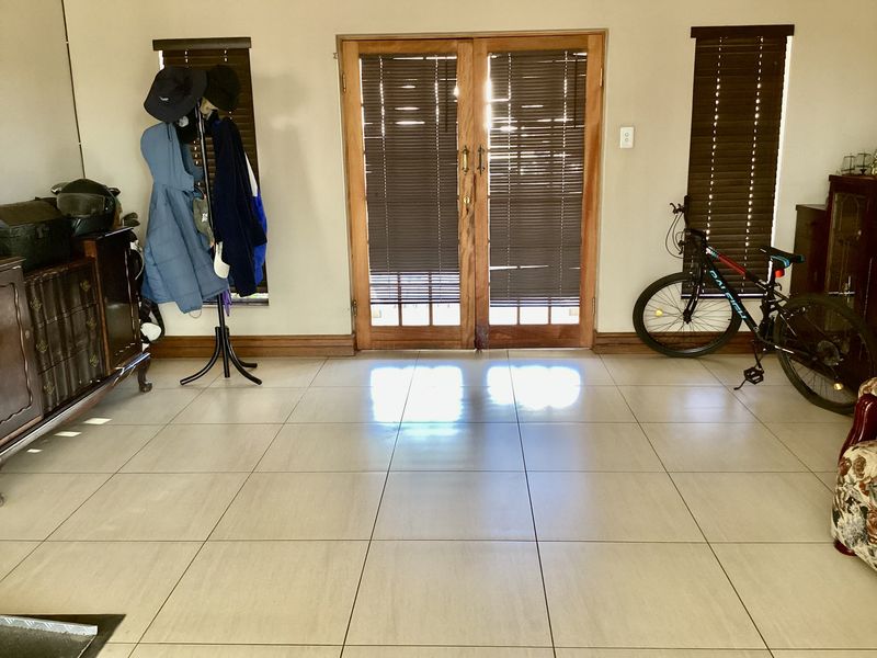 House in Bankenveld golfing security estate. - Photo 7