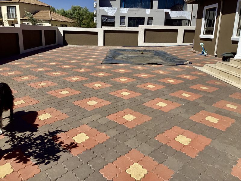 House in Bankenveld golfing security estate. - Photo 5