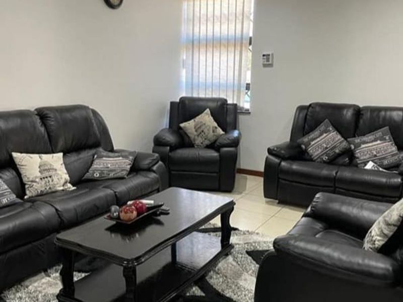 Absolute Stunning House for Sale – Sasolburg - Photo 2