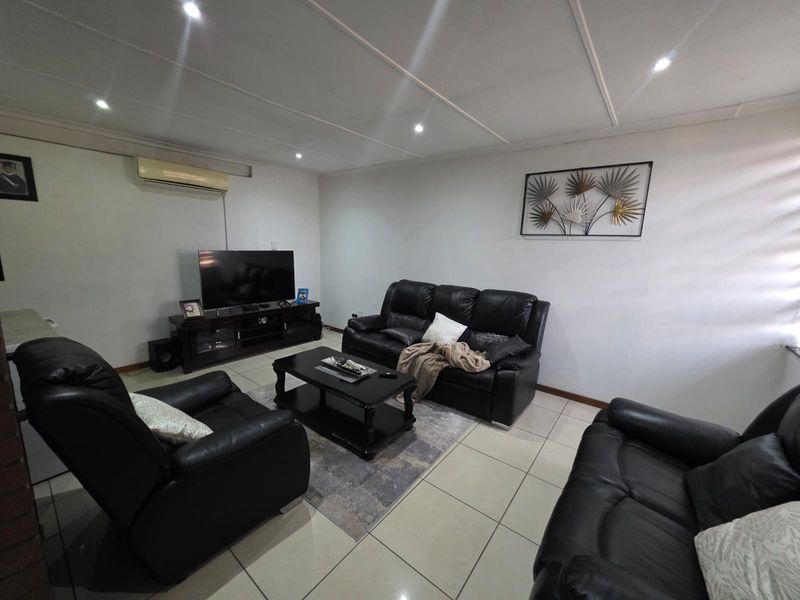 Absolute Stunning House for Sale – Sasolburg - Photo 3