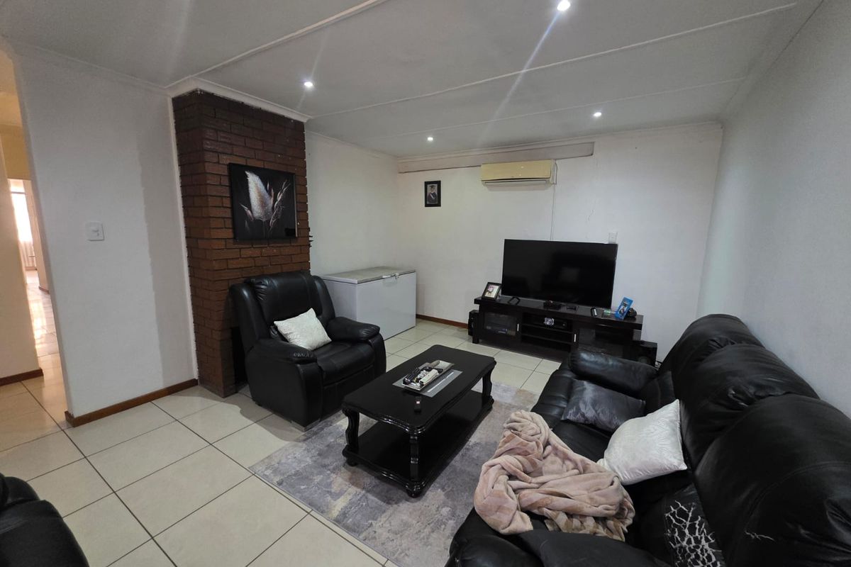 Absolute Stunning House for Sale – Sasolburg - Photo 4