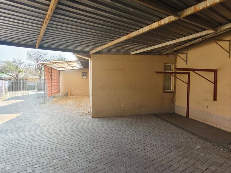 This house is perfectly located within walking distance to Sasolburg central town. - Photo 2