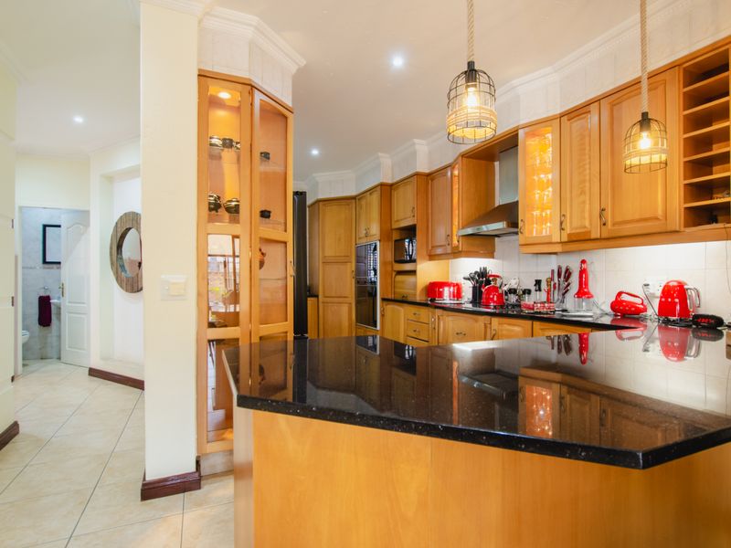 3 Bedroom Tuscan Estate - Photo 10