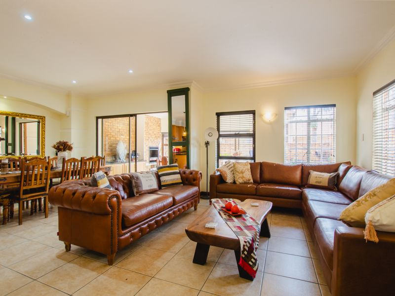 3 Bedroom Tuscan Estate - Photo 2