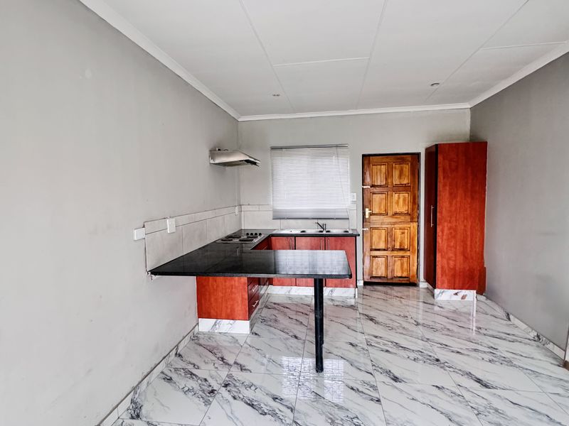 SOLE MANDATE | Secure Living on a Spacious Corner Stand In Clearwater Estate - Photo 2