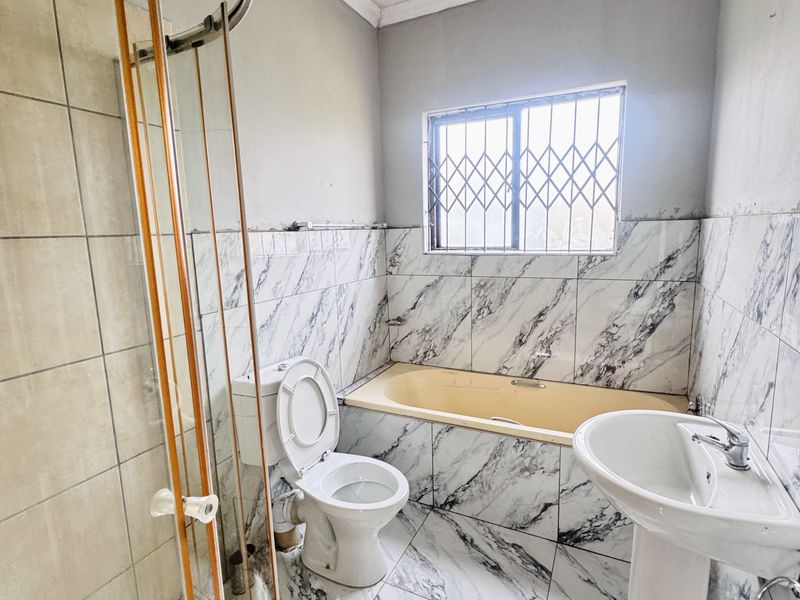 SOLE MANDATE | Secure Living on a Spacious Corner Stand In Clearwater Estate - Photo 10