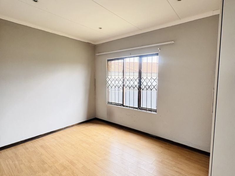 SOLE MANDATE | Secure Living on a Spacious Corner Stand In Clearwater Estate - Photo 8