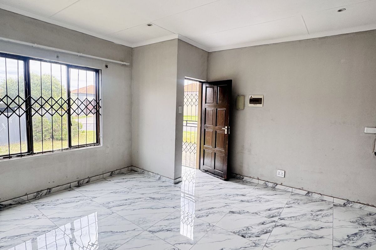 SOLE MANDATE | Secure Living on a Spacious Corner Stand In Clearwater Estate - Photo 5