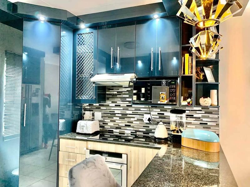 Modern, Secure and Stylish 3 Bedroom Home with En-Suite Master Retreat - Photo 3