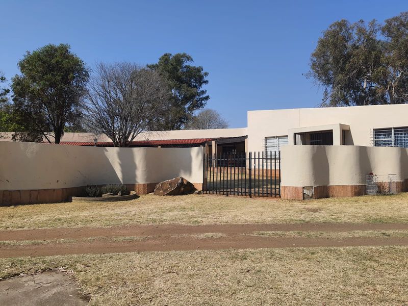 3 x Beautifull Homes On A 2.2 Hectar Plot In Dreamlands, Next To Roshnee. - Photo 9