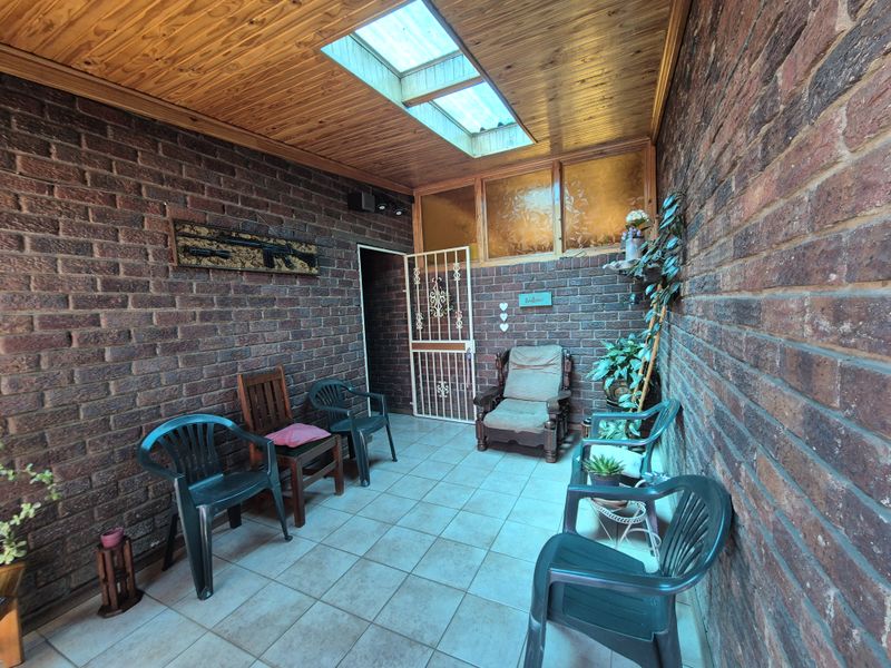 Move-In Ready Family Gem Near Carnival Mall with Ample Space & Style - Photo 4