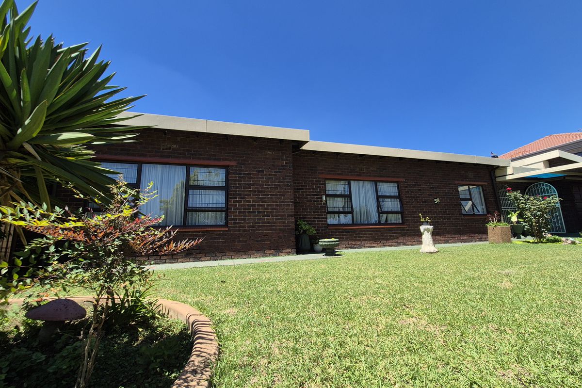 Move-In Ready Family Gem Near Carnival Mall with Ample Space & Style - Photo 3