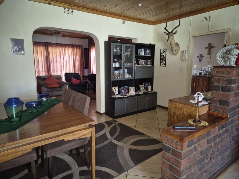 Move-In Ready Family Gem Near Carnival Mall with Ample Space & Style - Photo 10