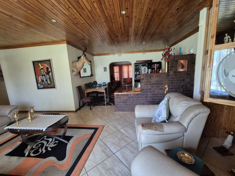 Move-In Ready Family Gem Near Carnival Mall with Ample Space & Style - Photo 7