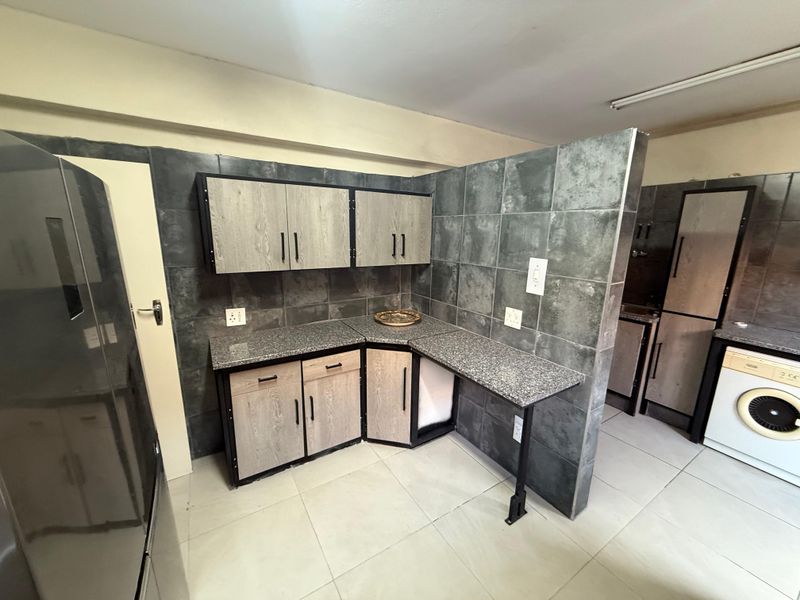 Townhouse for Sale/Rent – Spacious & Modern Living! - Photo 5