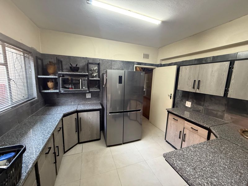 Townhouse for Sale/Rent – Spacious & Modern Living! - Photo 4