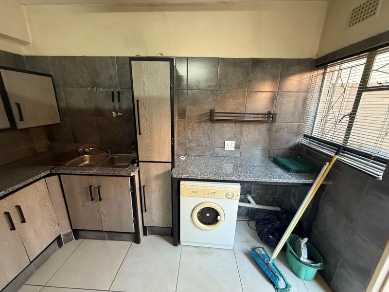 Townhouse for Sale/Rent – Spacious & Modern Living! - Photo 8