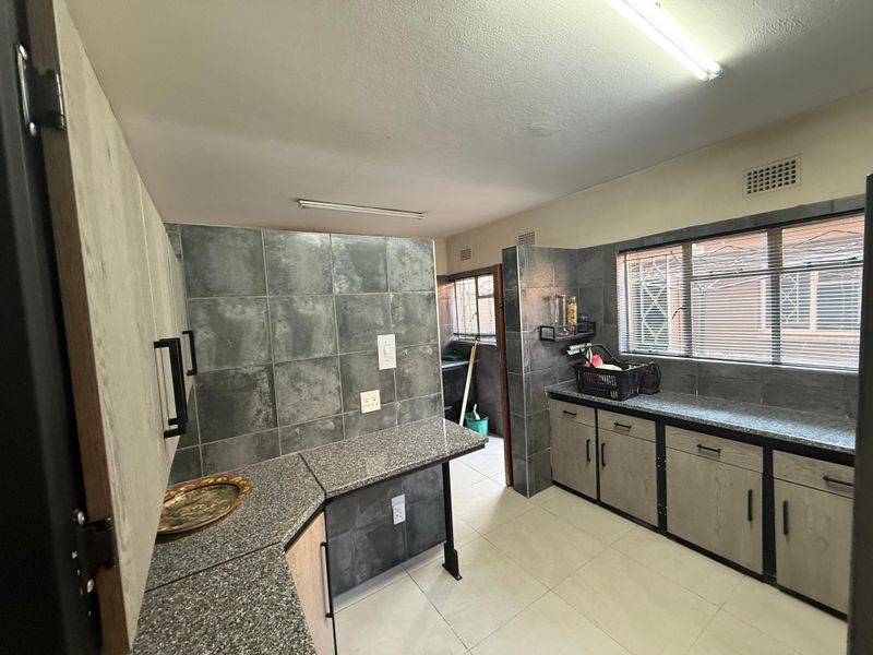 Townhouse for Sale/Rent – Spacious & Modern Living! - Photo 6