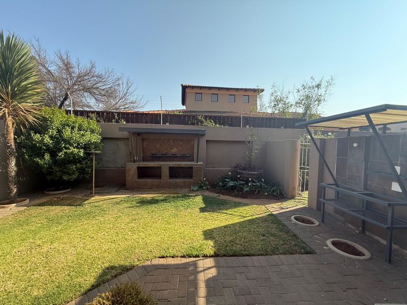 Townhouse for Sale/Rent – Spacious & Modern Living! - Photo 2