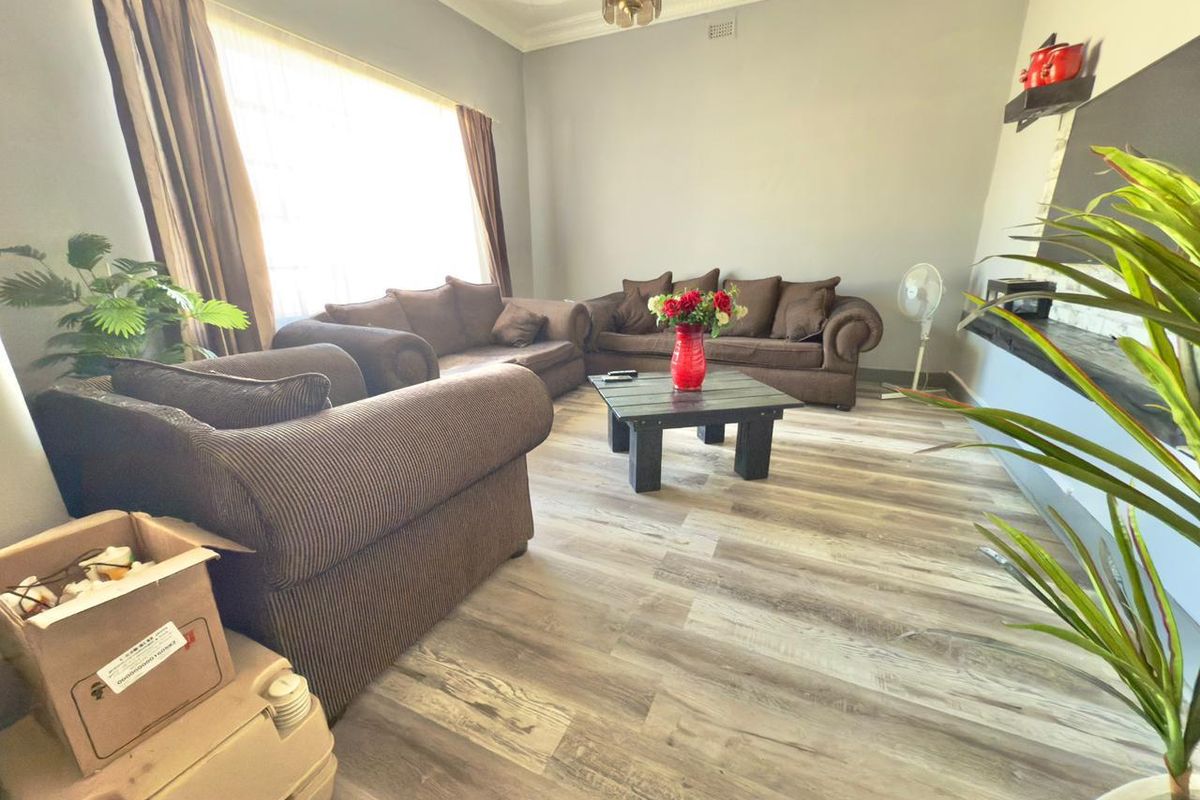 3-Bedroom Home with 2 Income-Generating Units – Rare Investment Opportunity in Brakpan Central! - Photo 5