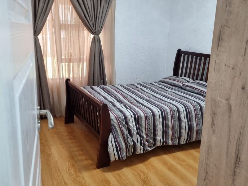 Stylish 3-Bedroom Townhouse with Pool, Tennis Court & 24-Hour Security - Photo 7