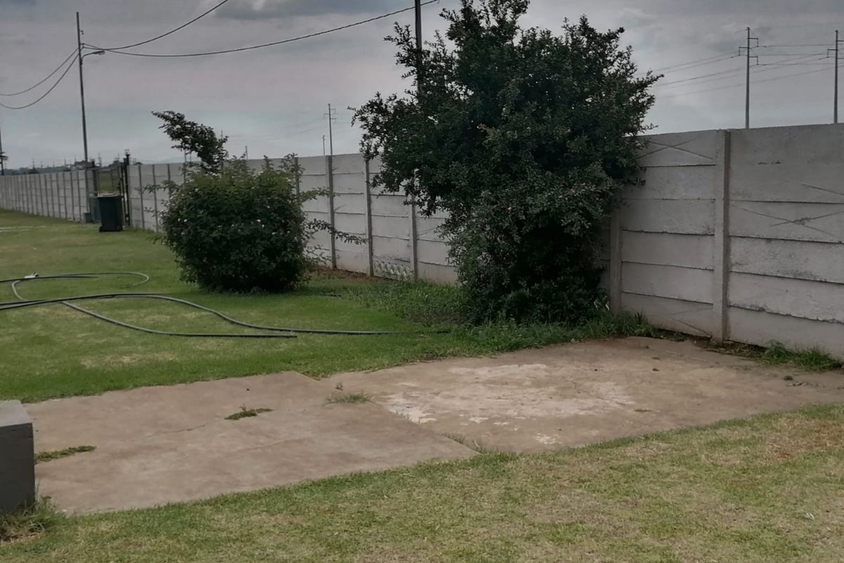 Versatile Investment Property with Multiple Homes & Huge Land – Opposite Ergo Mine Solar Plant - Photo 5