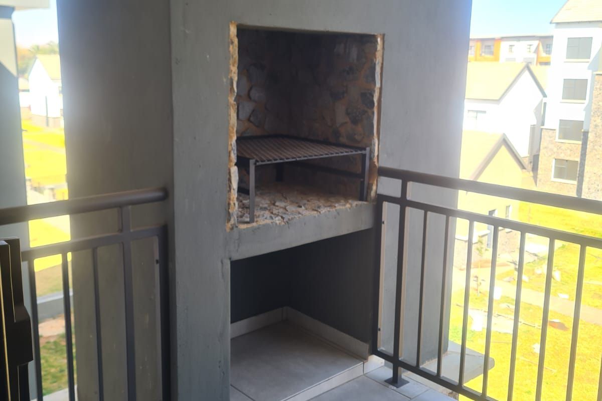 Lock-Up-and-Go Living with Built-In Braai – 2-Bedroom Townhouse - Photo 5