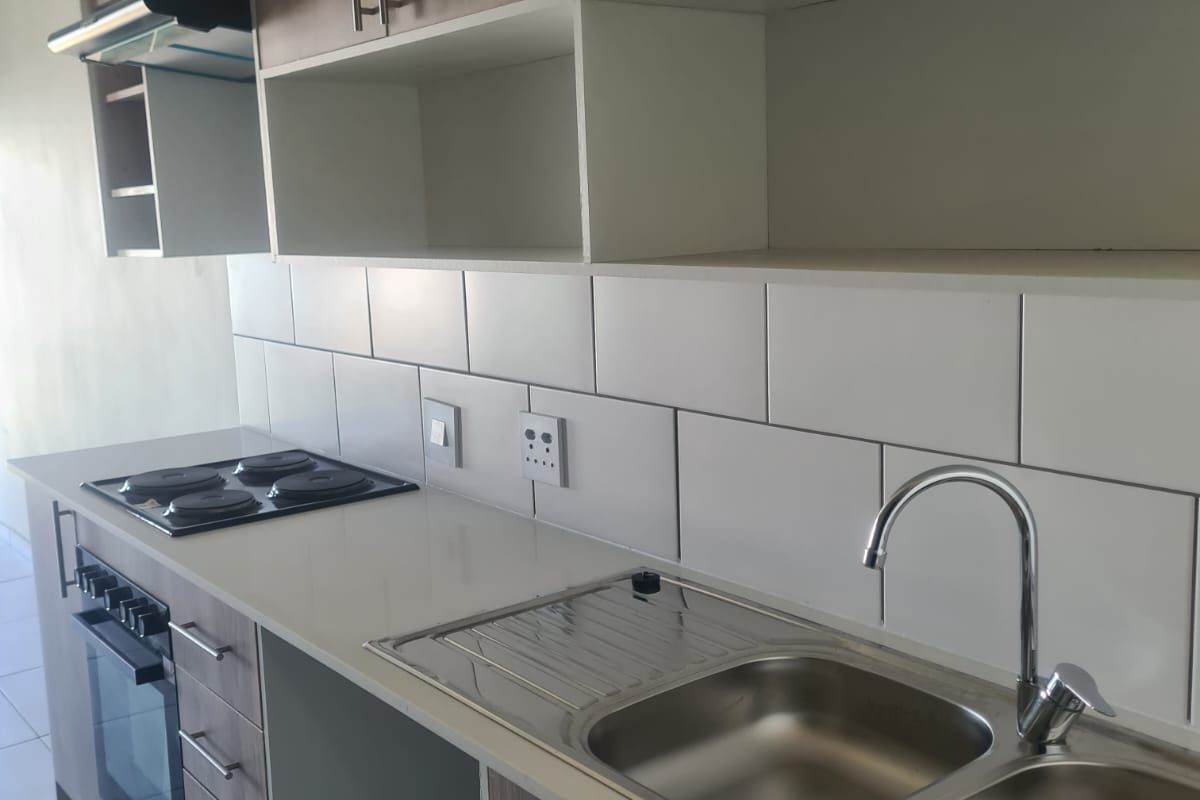 Lock-Up-and-Go Living with Built-In Braai – 2-Bedroom Townhouse - Photo 2