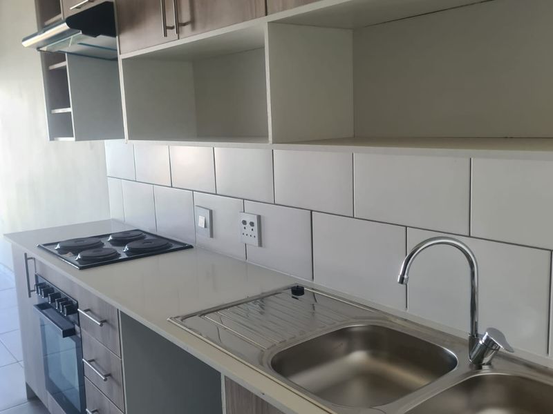 Lock-Up-and-Go Living with Built-In Braai – 2-Bedroom Townhouse - Photo 2