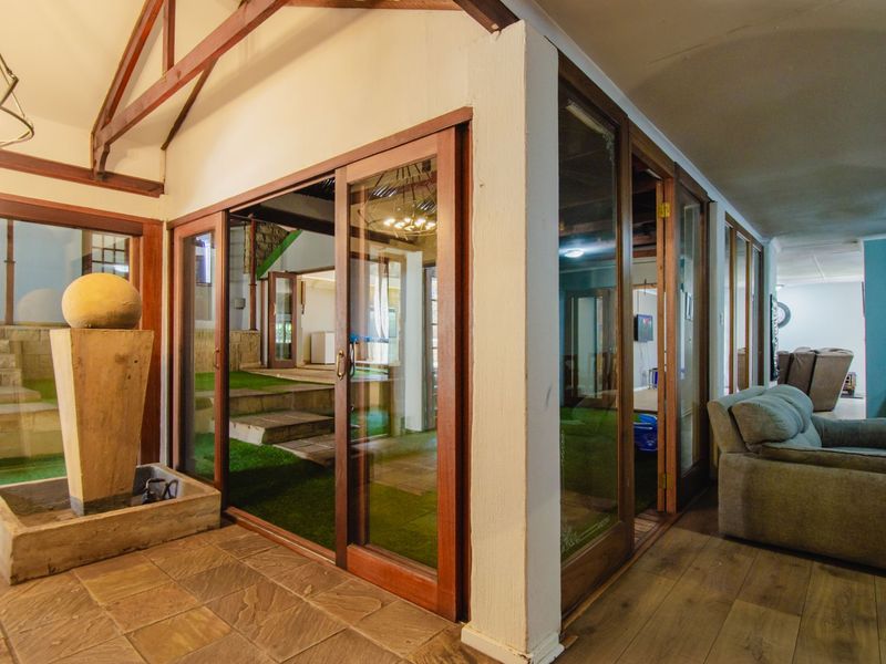 3 Bed Family Home With Flat in Faerie Glen - Photo 5