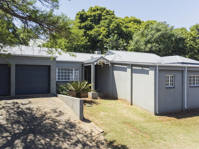 Off-The-Grid 3 Bed Family Home with Flat in Faerie Glen - Photo 3