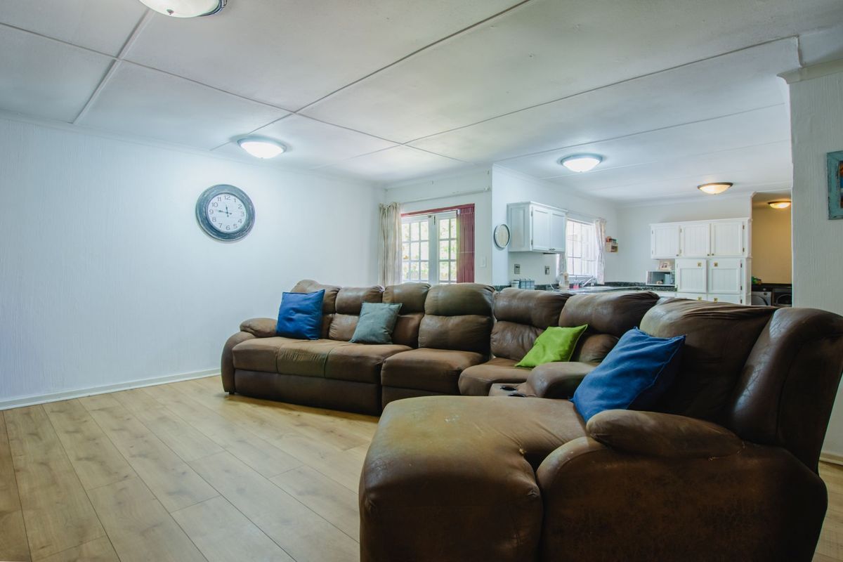 3 Bed Family Home Faerie Glen - Photo 5