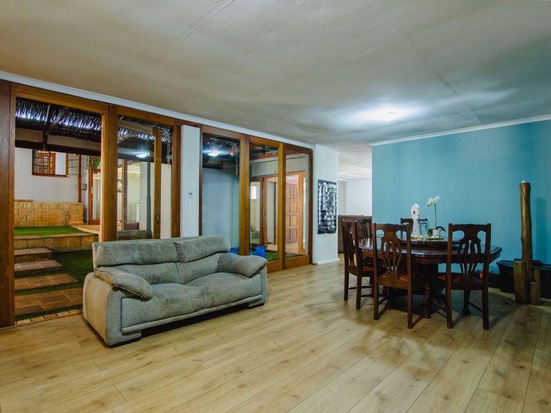 Off-The-Grid 3 Bed Family Home with Flat in Faerie Glen - Photo 6