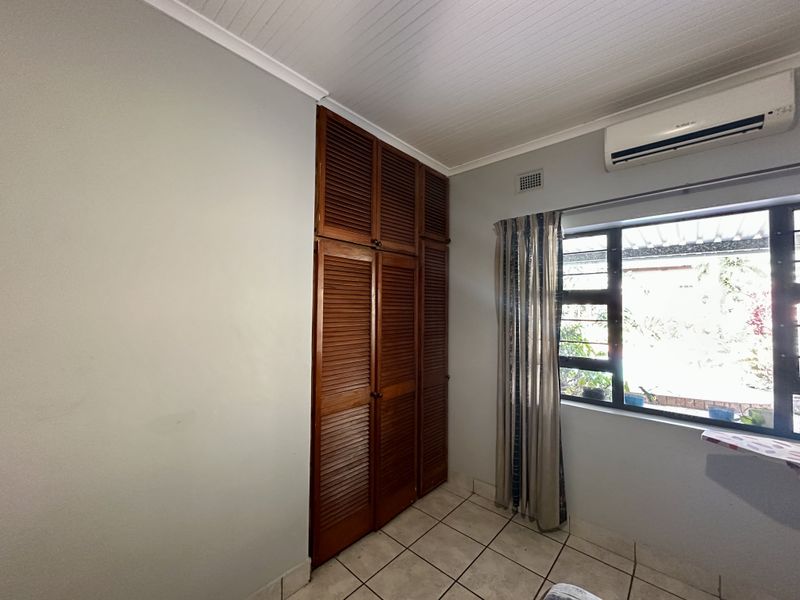 Spacious 4-Bedroom Face brick Home in Meer En See - Photo 9