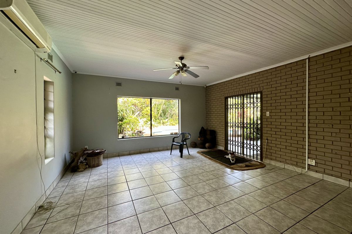 Spacious 4-Bedroom Face brick Home in Meer En See - Photo 5