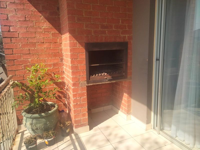 Lock-Up and Go!!       2 bedroom, 1 bathroom apartment - Photo 8