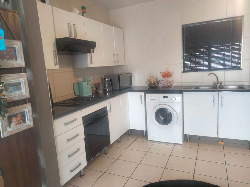 Lock-Up and Go!!       2 bedroom, 1 bathroom apartment - Photo 6
