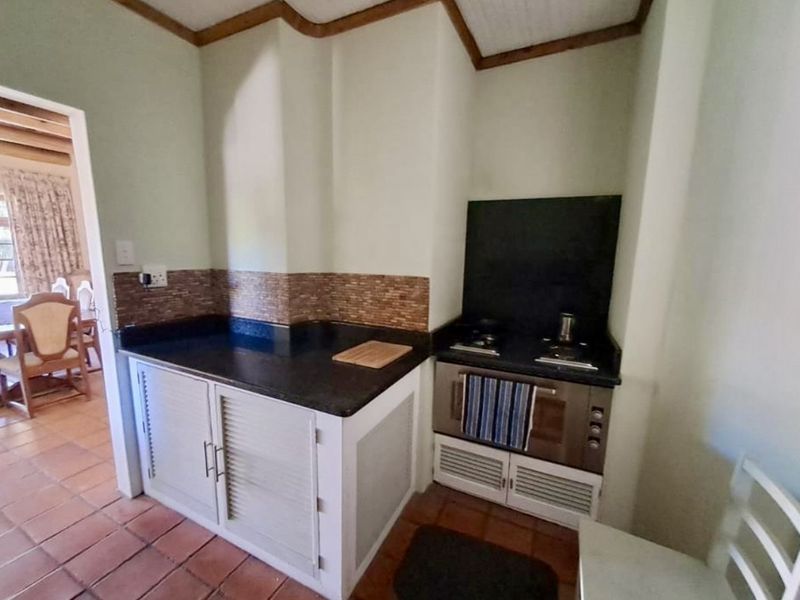 Upmarket Rustic Retreat in a Tranquil Country Setting - Photo 9