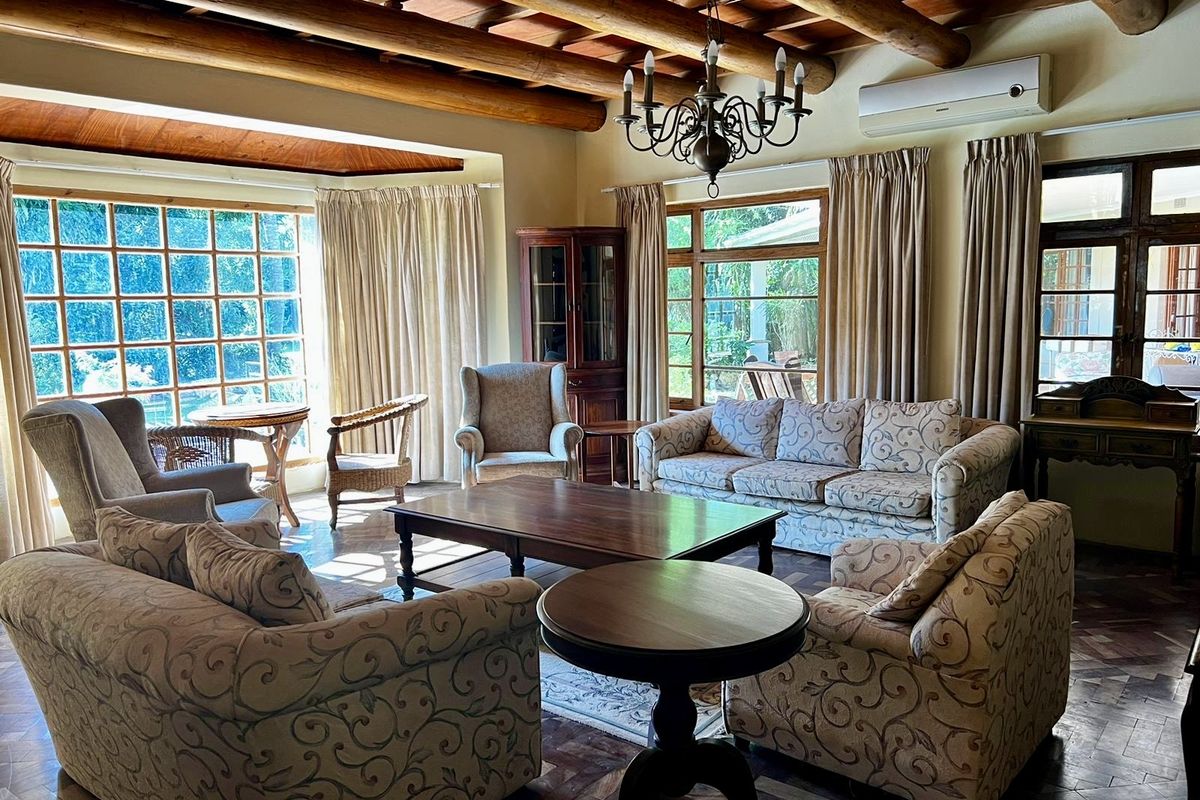 Upmarket Rustic Retreat in a Tranquil Country Setting - Photo 5