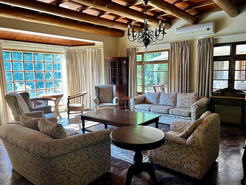 Upmarket Rustic Retreat in a Tranquil Country Setting - Photo 5